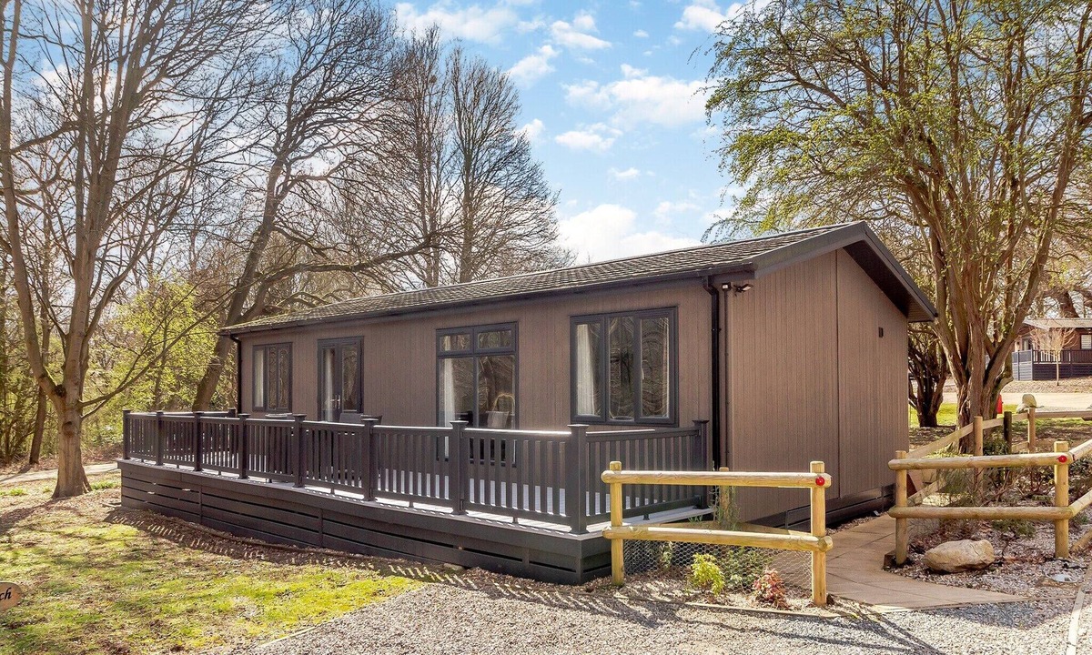 Woolverstone Cabin | 2 bedroom accommodation in Woolverstone, Ipswich