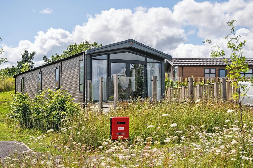 Bridgnorth Ski Chalet | 2 bedroom accommodation in Bridgnorth