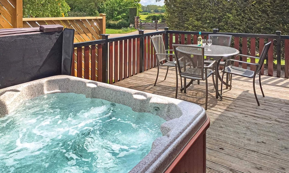 Scawton Ski Chalet | 2 bedroom accommodation in Easingwold