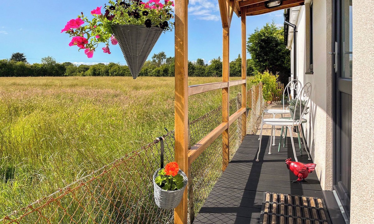 East Brent Cottage | 2 bedroom accommodation in East Brent