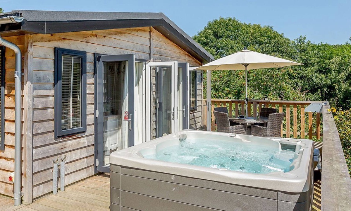 Widemouth Bay Cabin | 2 bedroom accommodation in Holsworthy