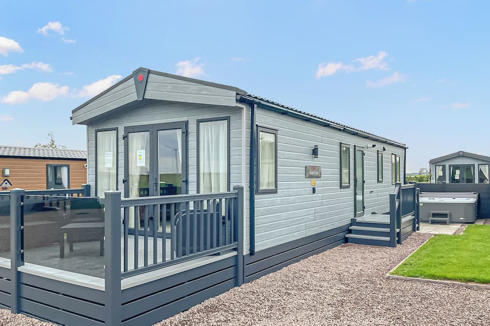 Laurencekirk Ski Chalet | 2 bedroom accommodation in Laurenkirk