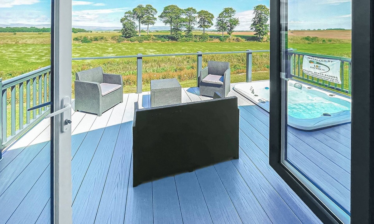 Laurencekirk Ski Chalet | 2 bedroom accommodation in Laurenkirk