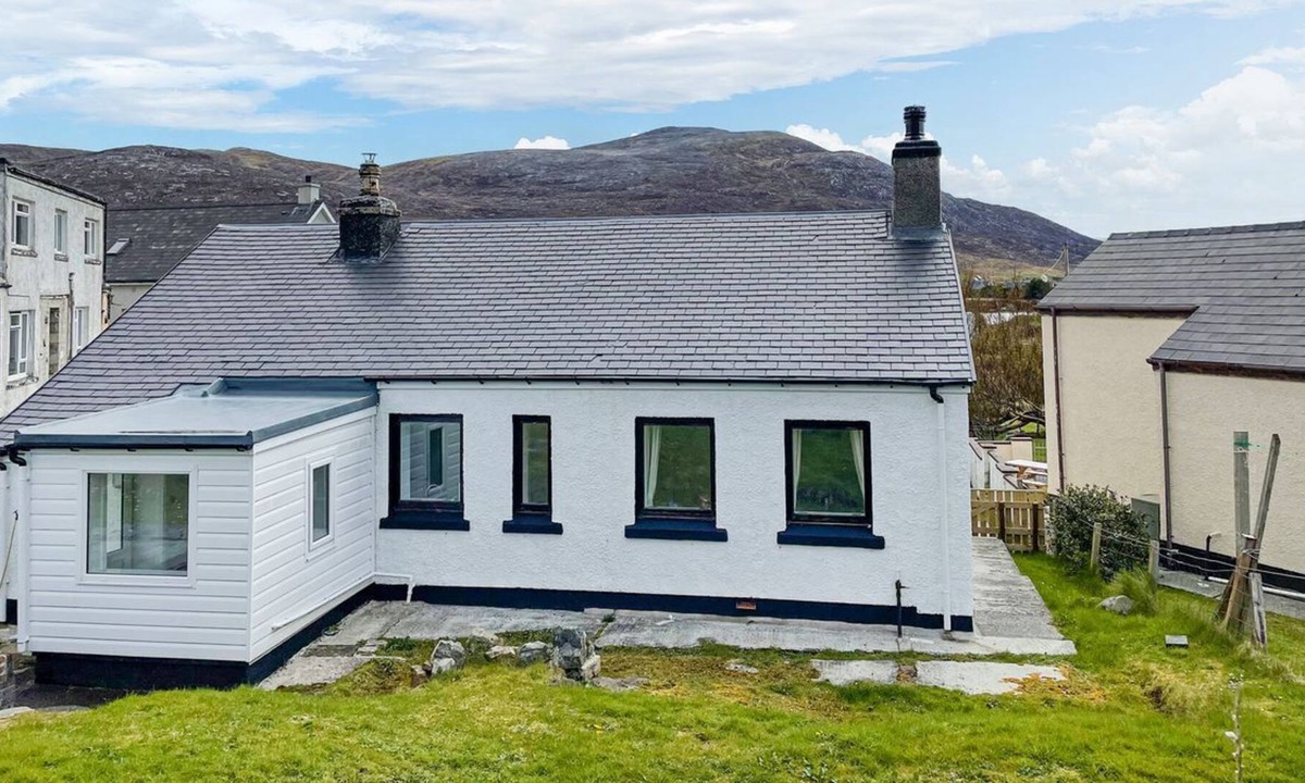 Leverburgh Cottage | 2 bedroom accommodation in Leverburgh