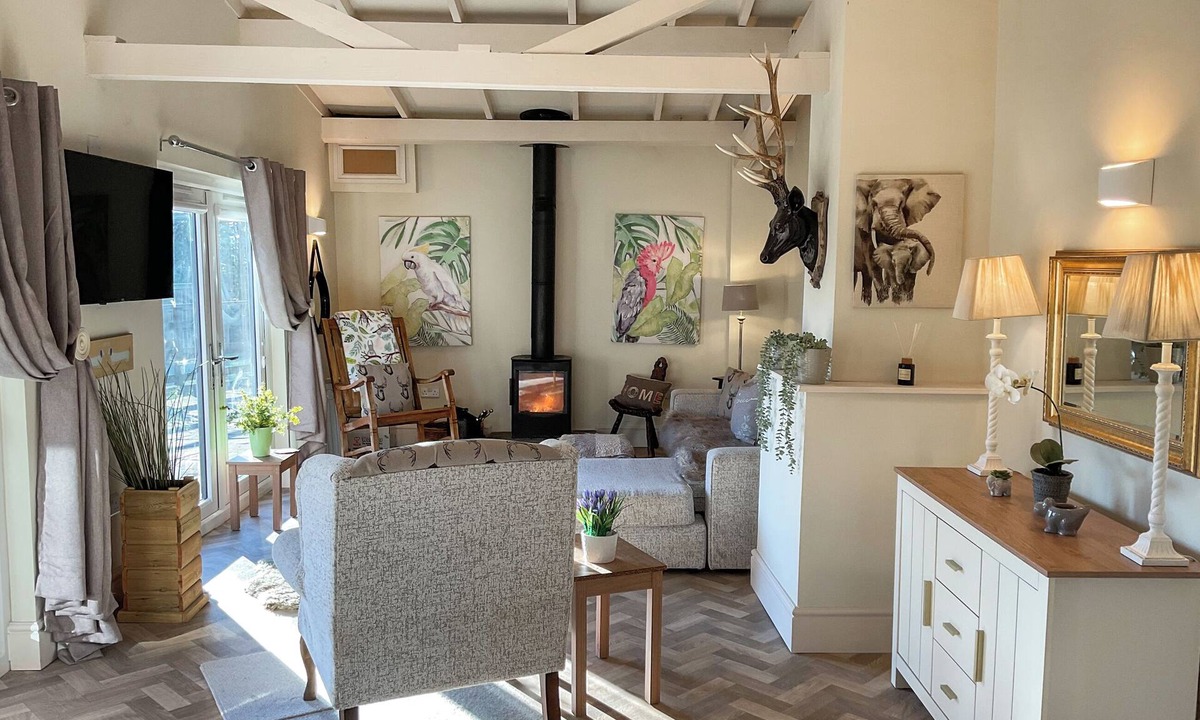 Cowbridge Cottage | 2 bedroom accommodation in Llwynhelig