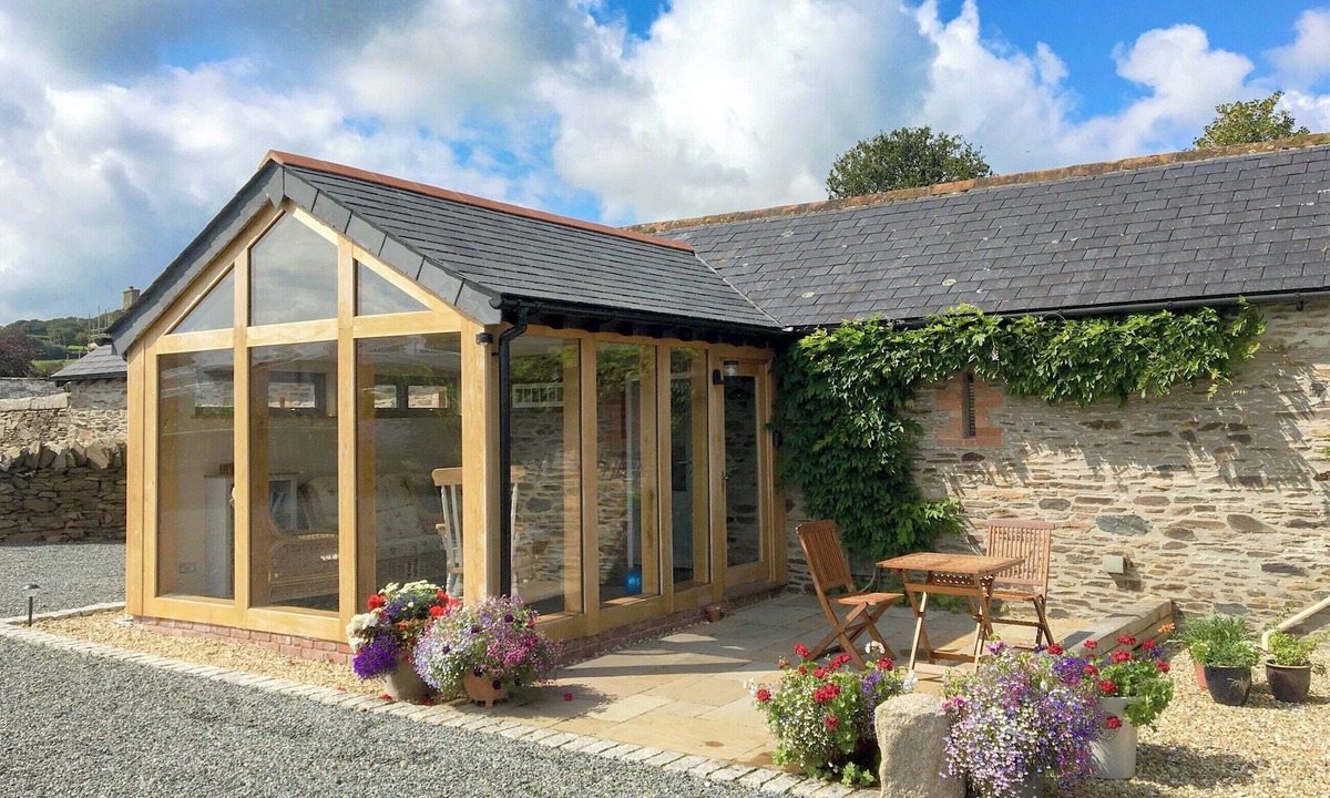 Fivelanes Cottage | 2 bedroom accommodation in North Hill