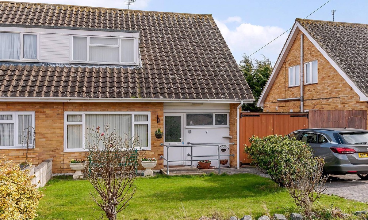 Whitstable Cottage | 2 bedroom accommodation in Whitstable