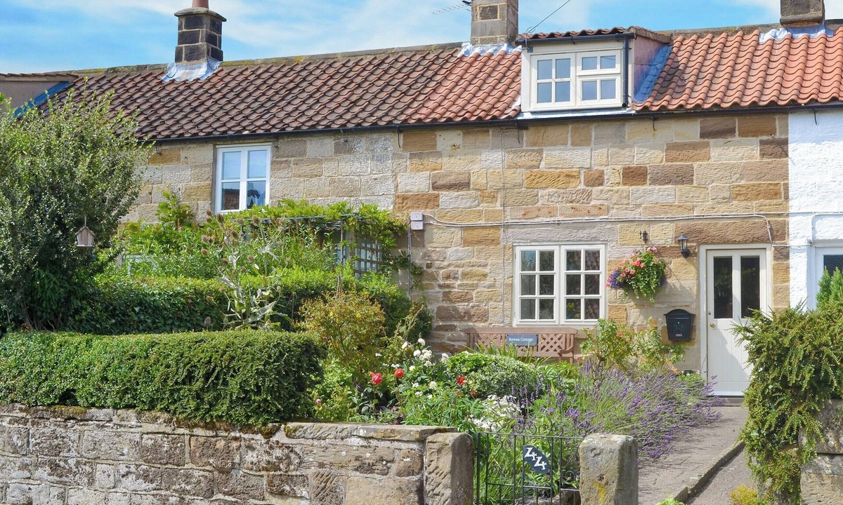 Briggswath Cottage | 2 bedroom accommodation in Aislaby, near Whitby