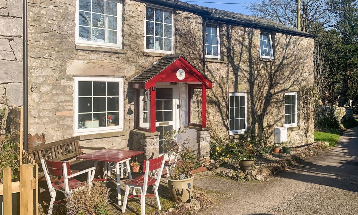 Silverdale Cottage | 2 bedroom accommodation in Silverdale, near Arnside