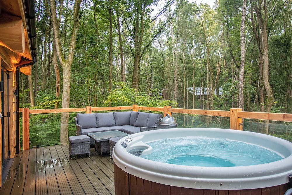 Overton-on-dee Ski Chalet | 2 bedroom accommodation in Ellesmere