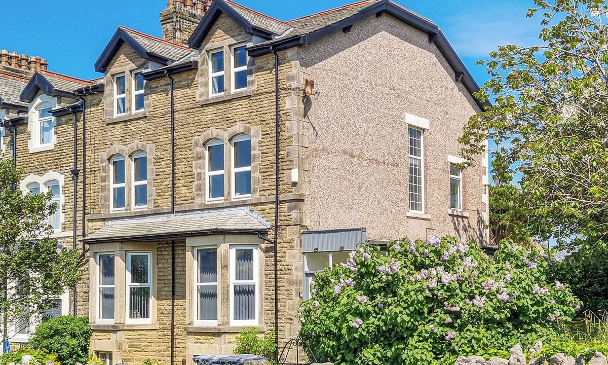 Hest Bank Cottage | 2 bedroom accommodation in Hest Bank