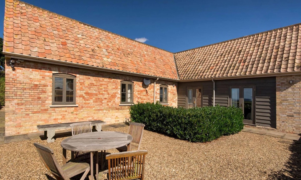 Clopton Cottage | 2 bedroom accommodation in Clopton, near Kettering