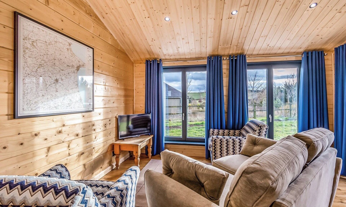 Driffield Ski Chalet | 2 bedroom accommodation in Nafferton