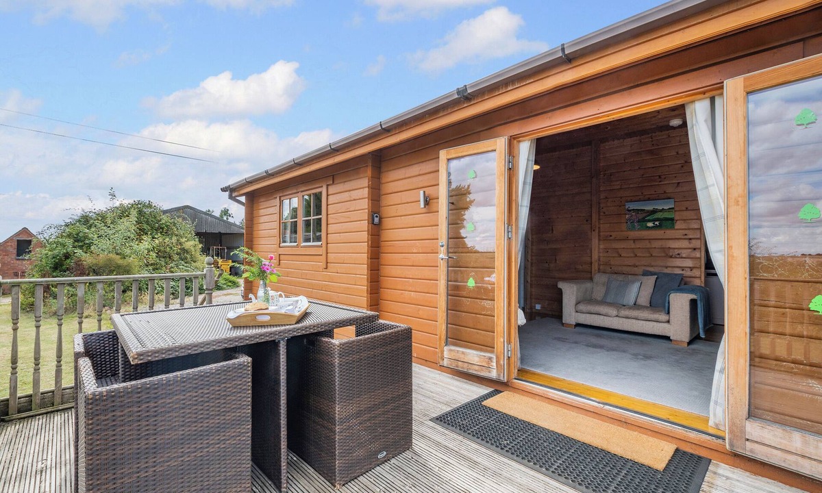 Coton in the Elms Cottage | 2 bedroom accommodation in Netherseal