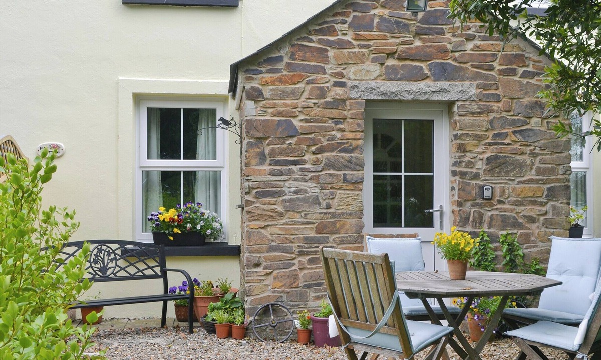 Lochmaben Cottage | 2 bedroom accommodation in St Austell