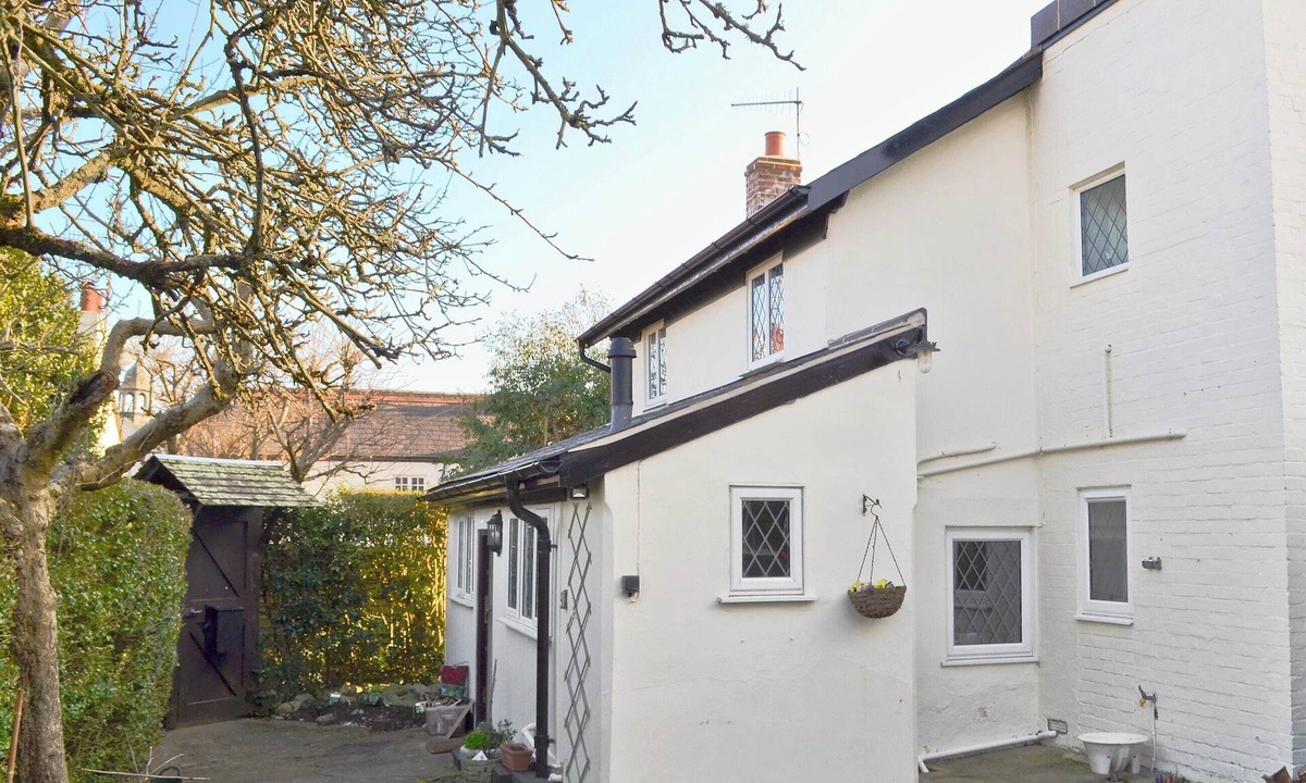 Bridport Cottage | 2 bedroom accommodation in Charmouth