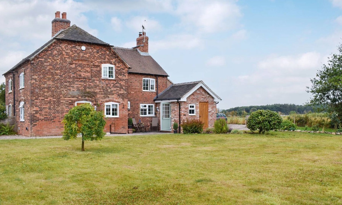 Swadlincote Cottage | 2 bedroom accommodation in Chilcote