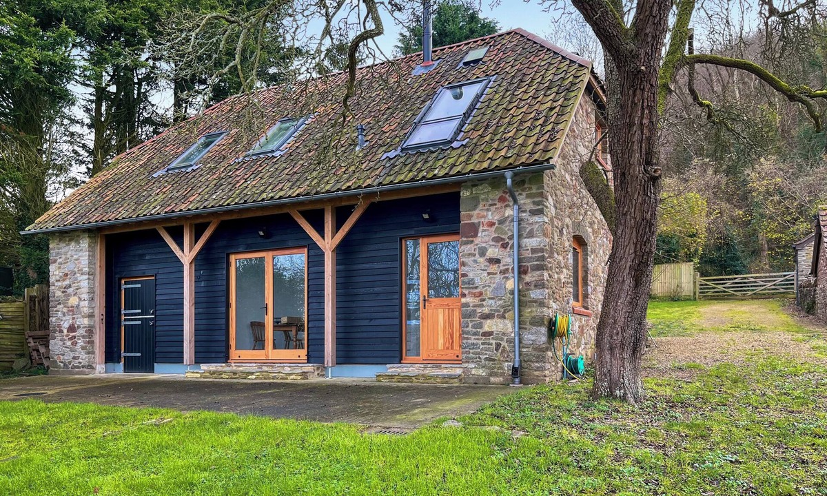 Tickenham Cottage | 2 bedroom accommodation in Clevedon