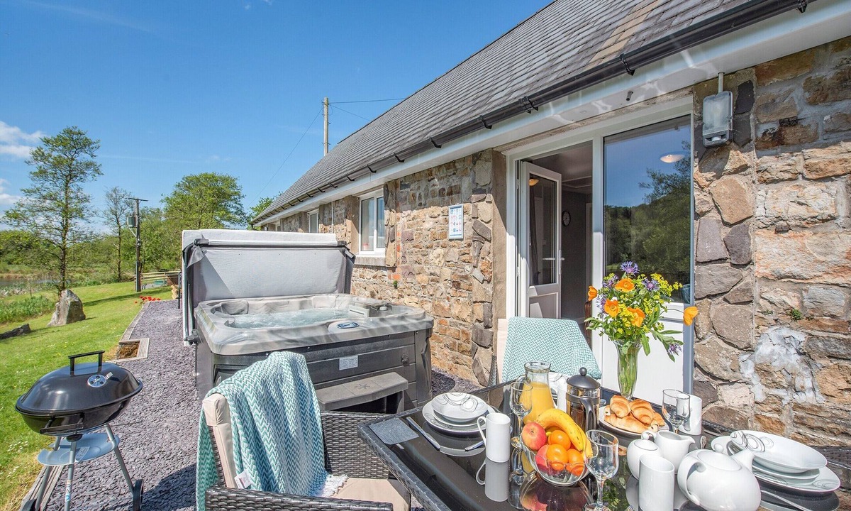 Pentrefelin Cottage | 2 bedroom accommodation in Llandeilo