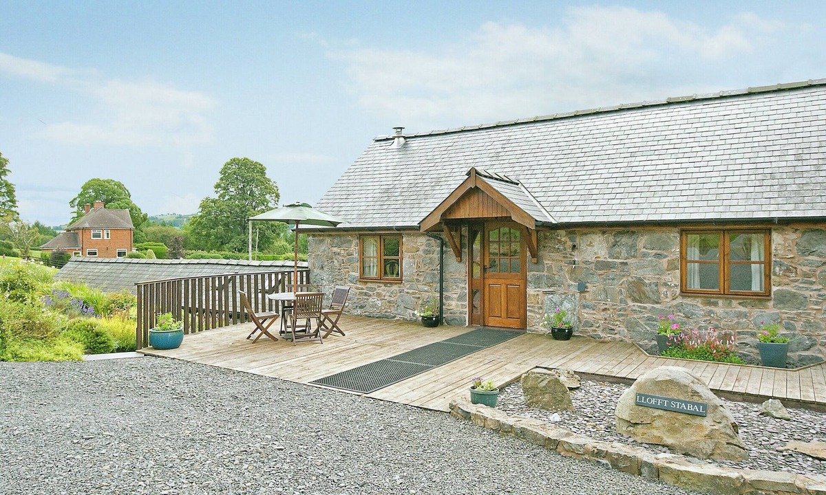 Llanerfyl Cottage | 2 bedroom accommodation in Llanerfyl