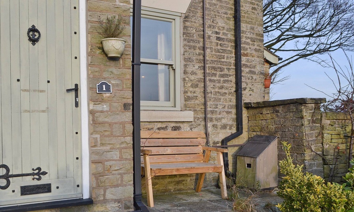 New Mills Cottage | 2 bedroom accommodation in New Mills