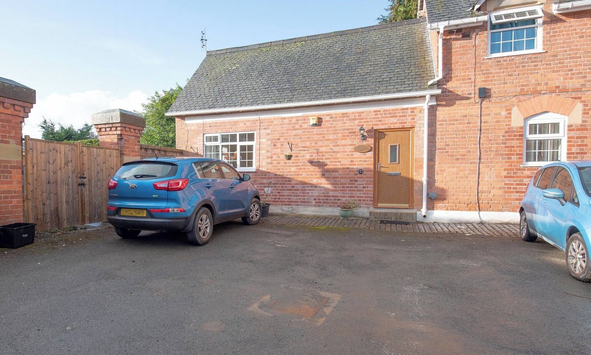 Longford Cottage | 2 bedroom accommodation in Oswestry