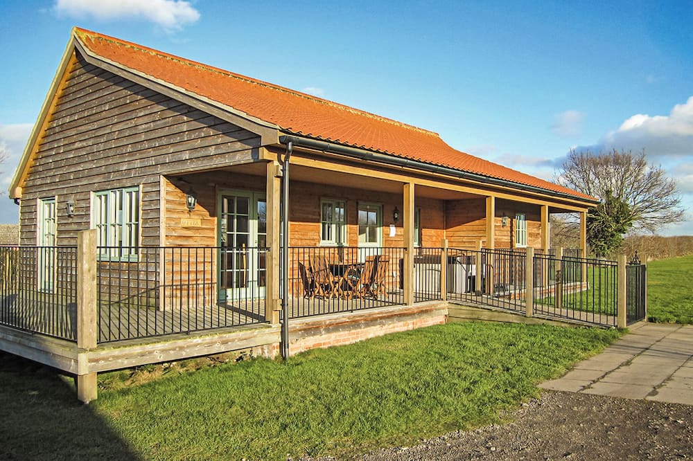 Palgrave Ski Chalet | 2 bedroom accommodation in Palgrave, Diss