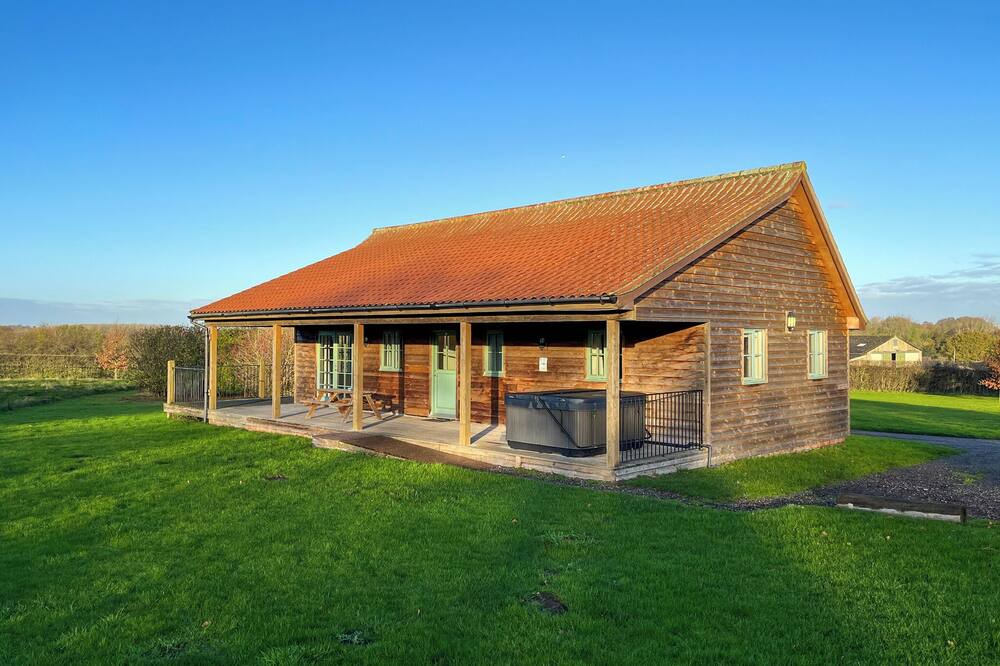Palgrave Ski Chalet | 2 bedroom accommodation in Palgrave, Diss