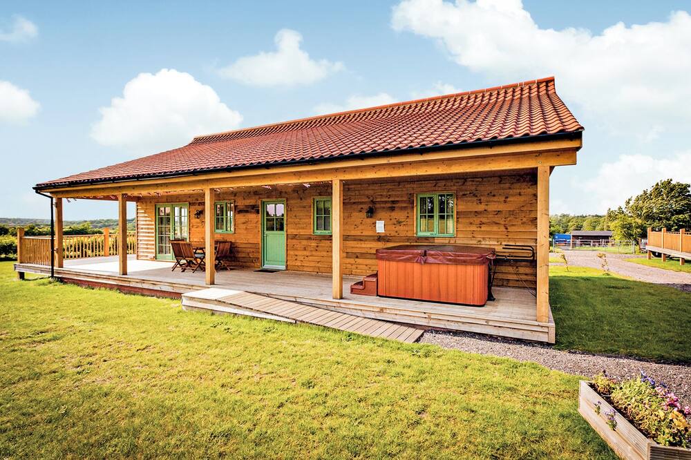 Palgrave Ski Chalet | 2 bedroom accommodation in Palgrave, Diss