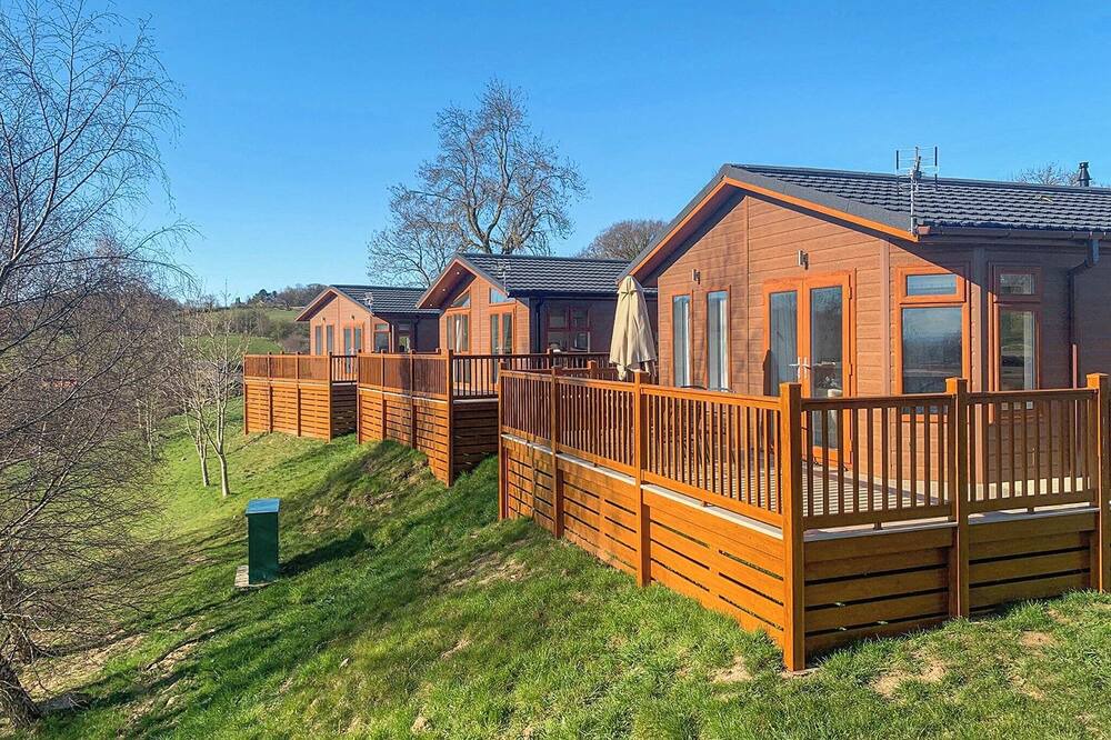 Tunstall Ski Chalet | 2 bedroom accommodation in Tunstall, Richmond