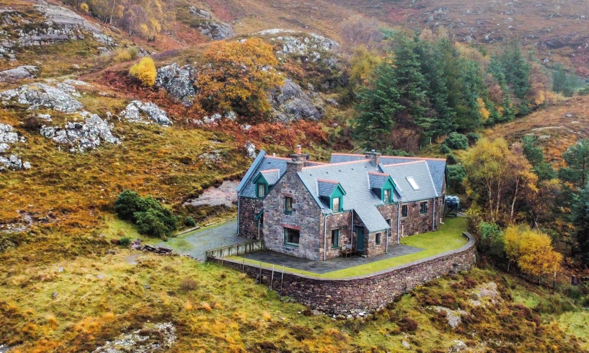 Strathcarron Cottage | 2 bedroom accommodation in Shieldaig