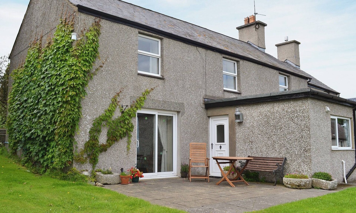 Bodorgan Cottage | 2 bedroom accommodation in Bodorgan, Anglesey
