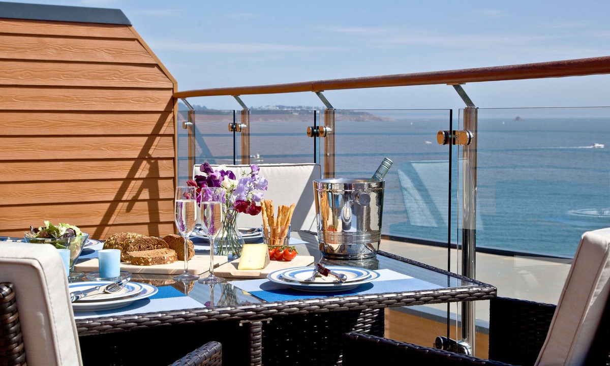 Brixham Apartment | 2 bedroom accommodation in Brixham