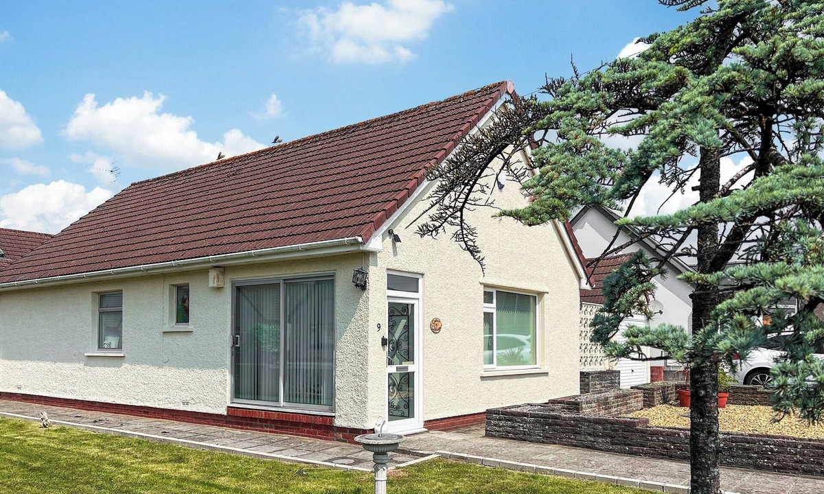 Rhiwbina Cottage | 2 bedroom accommodation in Cardiff