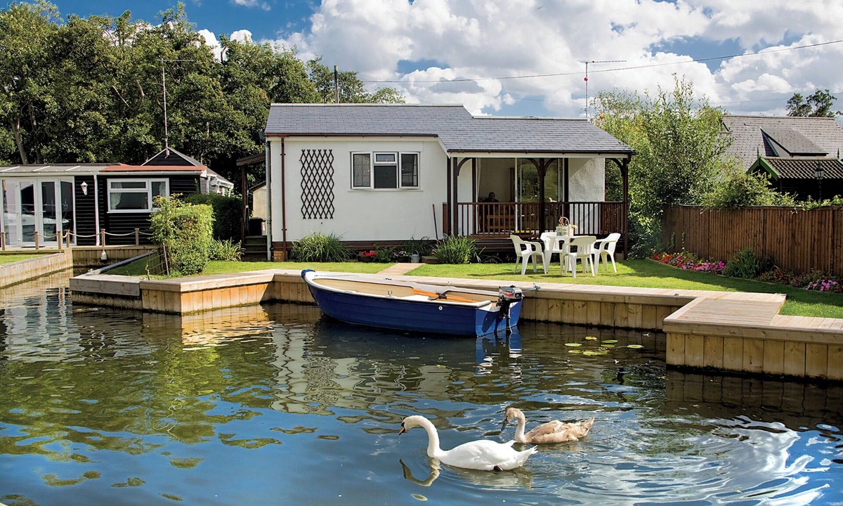 Irstead Cottage | 2 bedroom accommodation in Wroxham, Norfolk Broads