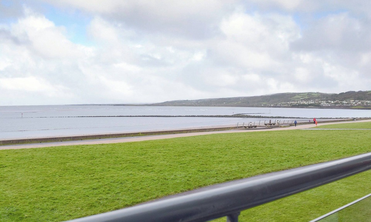 Llanelli Cottage | 2 bedroom accommodation in Llanelli