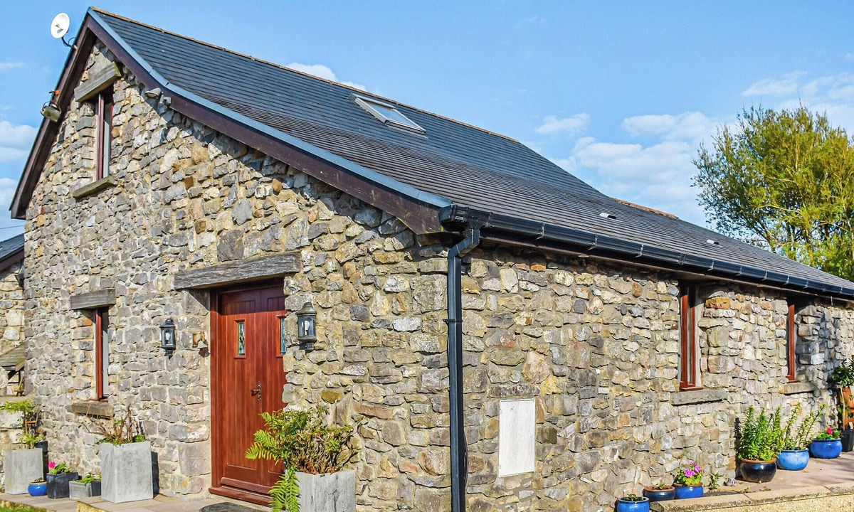 Crynant Cottage | 2 bedroom accommodation in Pennard