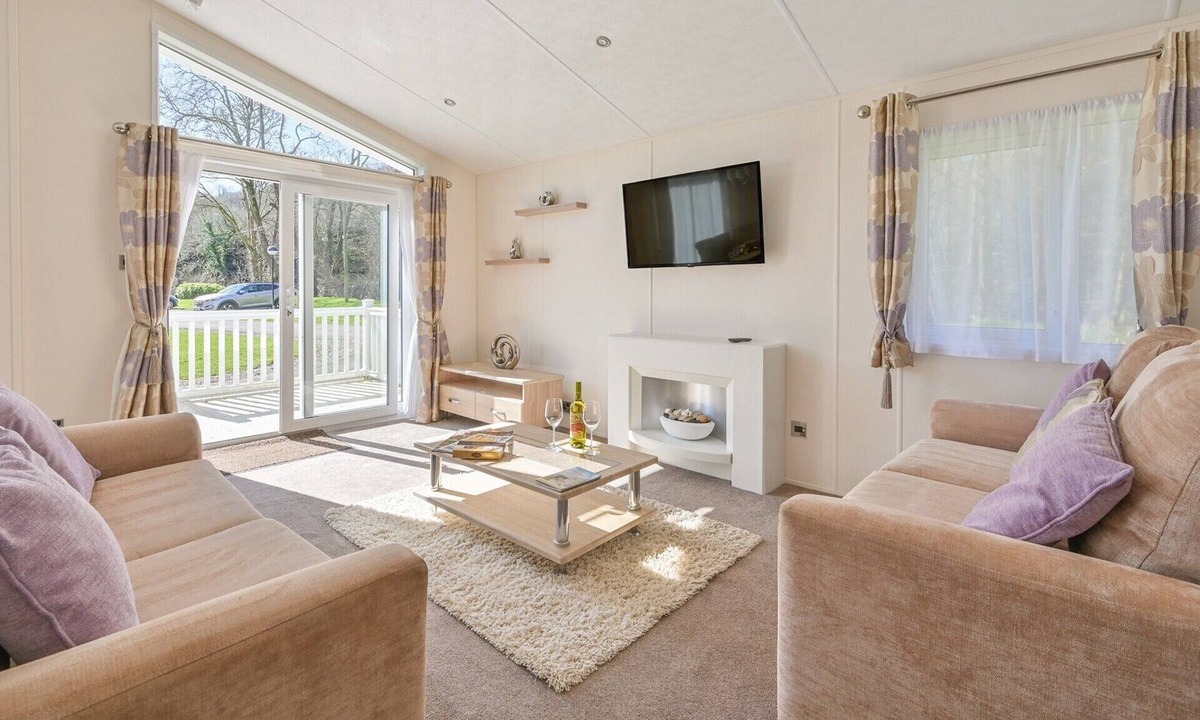 Saltash Cabin | 2 bedroom accommodation in Notter Bridge, Saltash