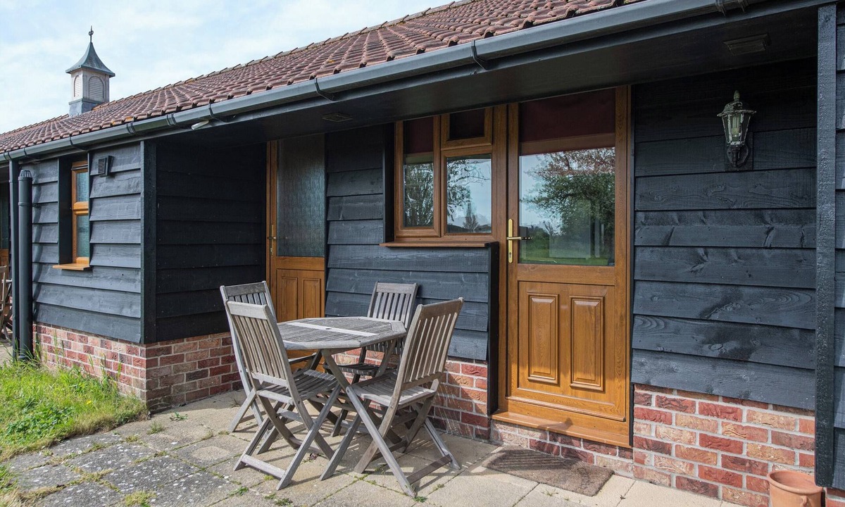 Brightlingsea Cottage | 2 bedroom accommodation in St Osyth