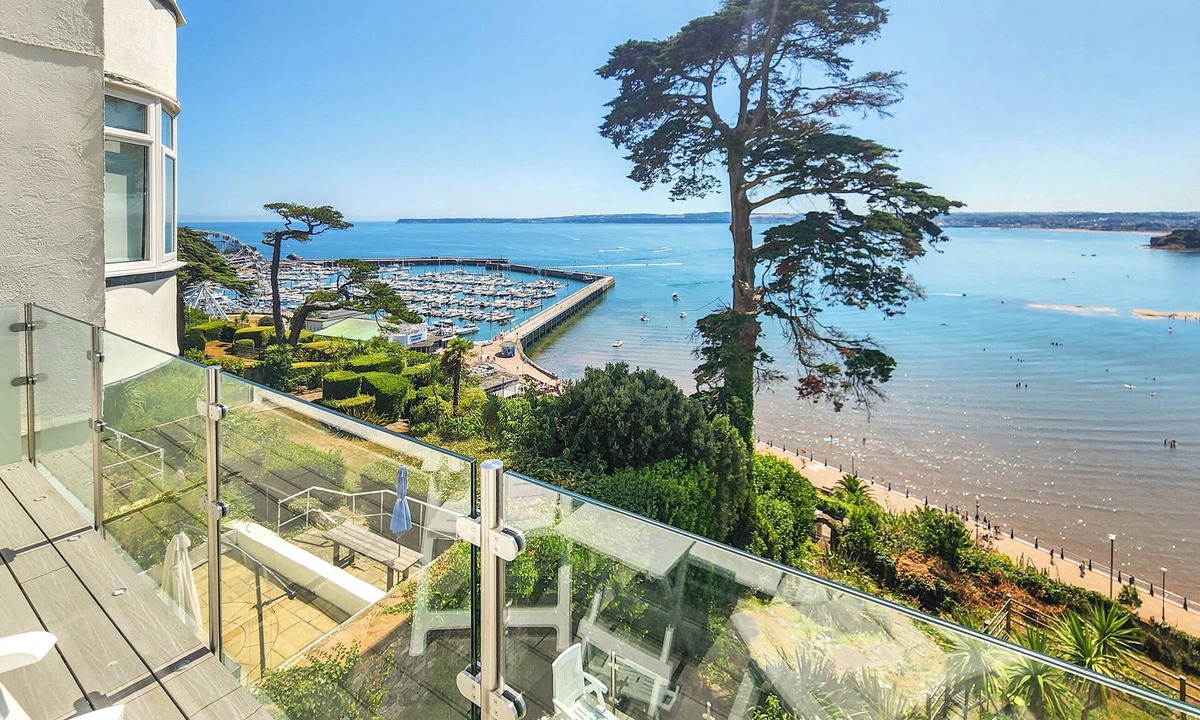 Torquay City Centre House | 2 bedroom accommodation in Torquay