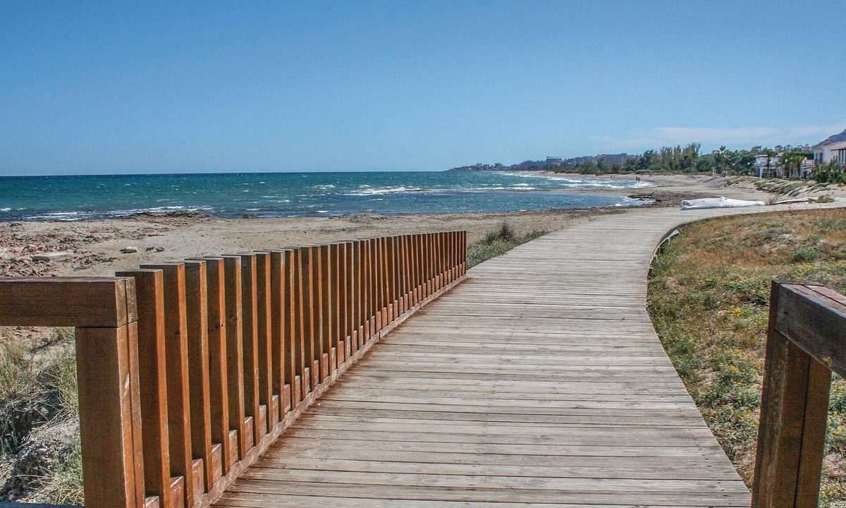 Cabanes Apartment | 2 bedroom accommodation in Cabanes