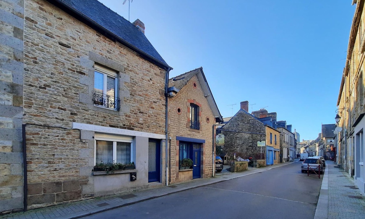 Antrain House | 2 bedroom accommodation in Antrain