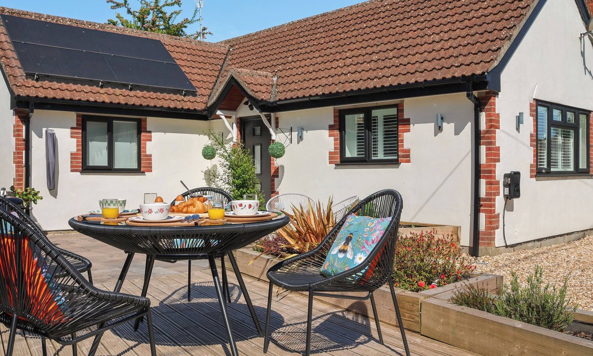 Wadeford Apartment | 2 bedroom accommodation in Somerset, near Chard