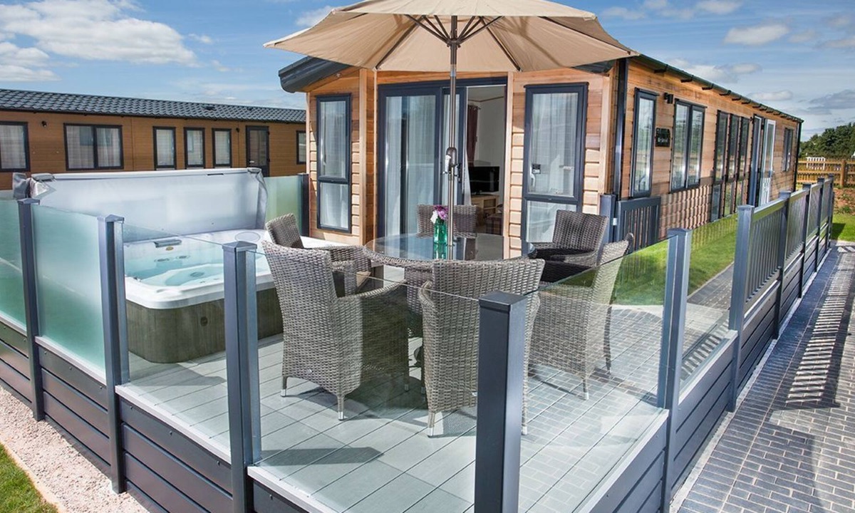 Woodbury Cabin | 2 bedroom accommodation in Clyst St Mary, Nr Exeter