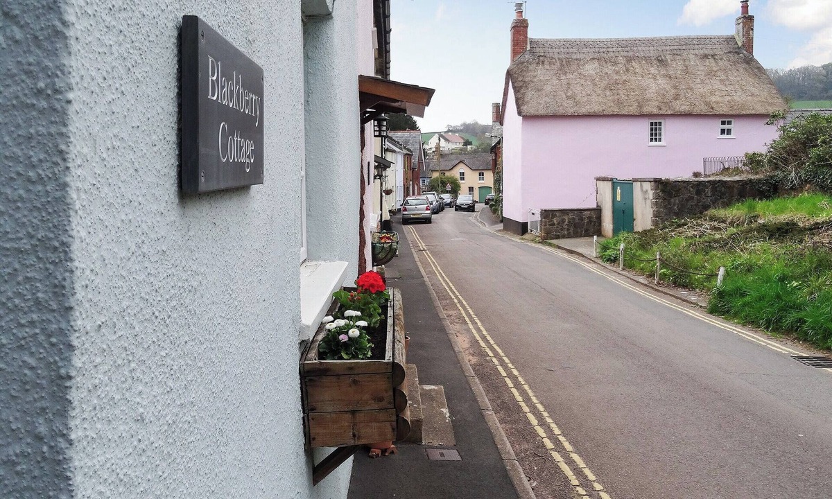 Kenton Cottage | 2 bedroom accommodation in Kenton, near Exeter
