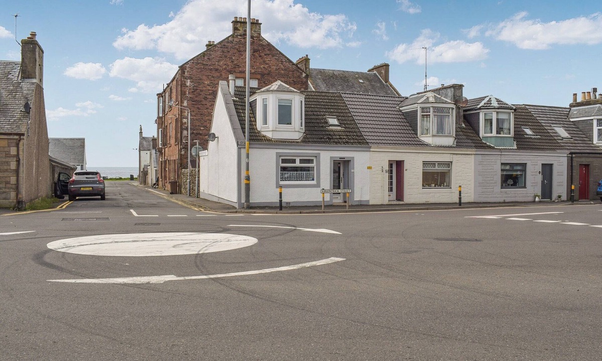 Girvan Cottage | 2 bedroom accommodation in Girvan