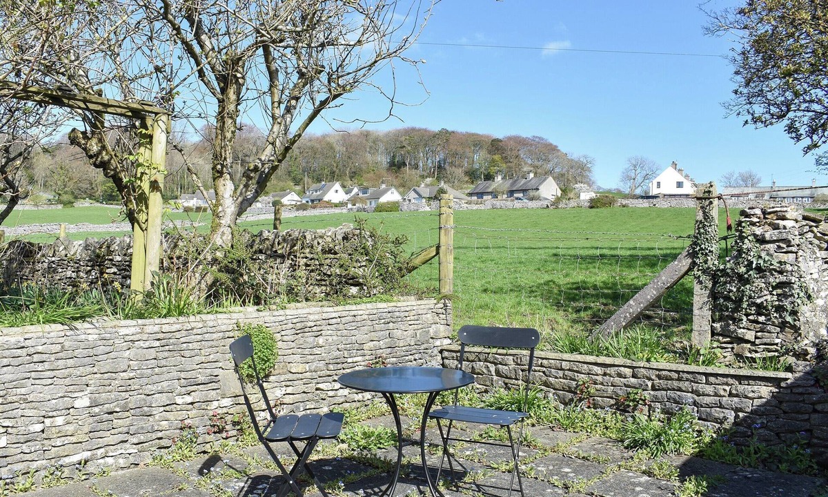 Levens Cottage | 2 bedroom accommodation in Levens, near Kendal