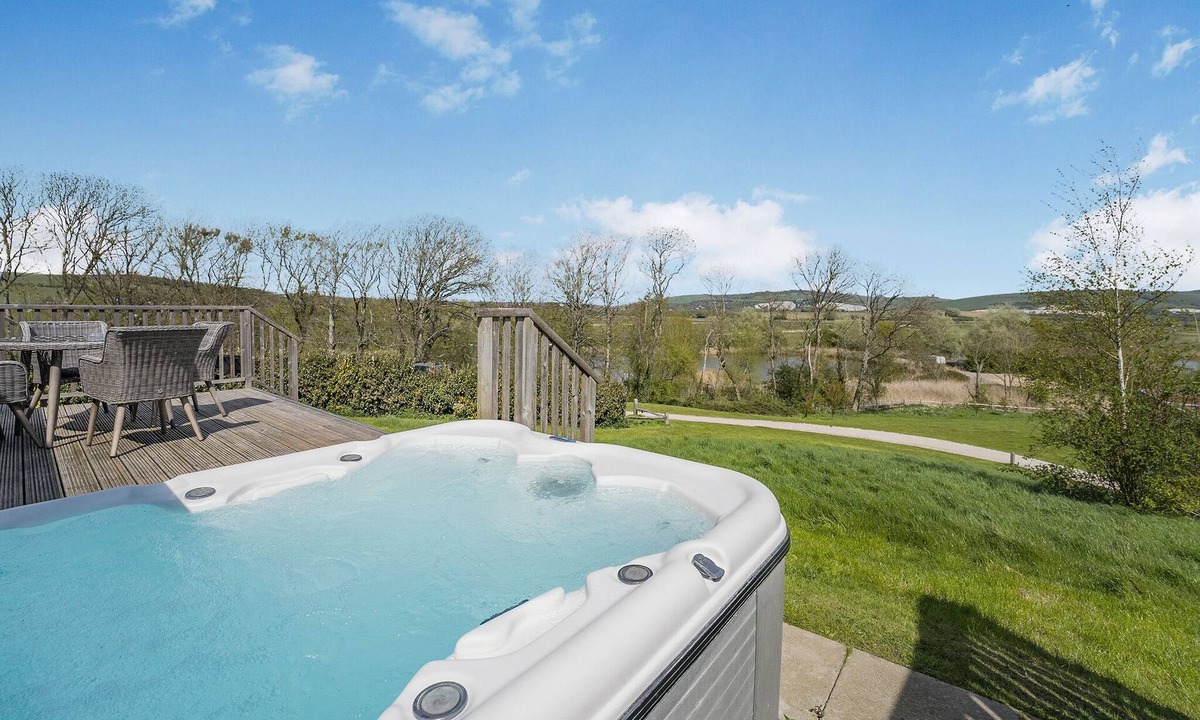 Lewes Ski Chalet | 2 bedroom accommodation in Lewes