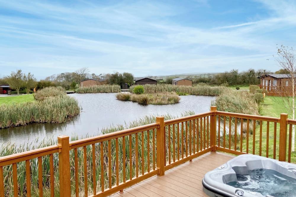 Llansantffraed Ski Chalet | 2 bedroom accommodation in Llanon