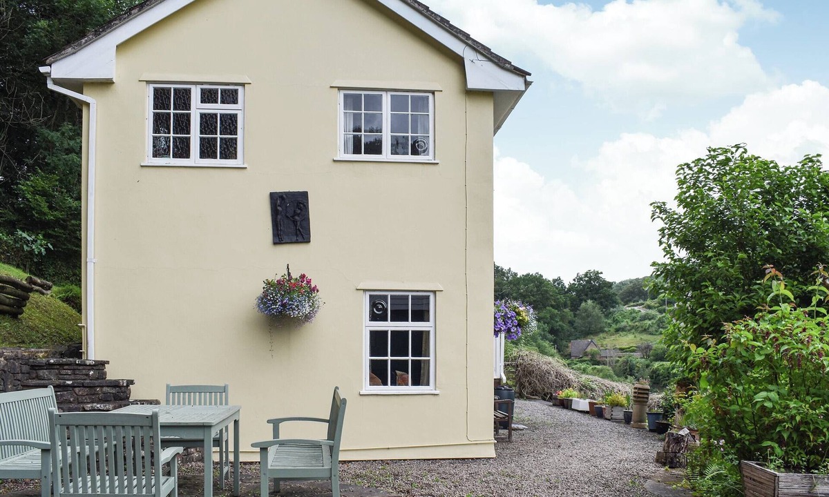 Lower Soudley Cottage | 2 bedroom accommodation in Lydney